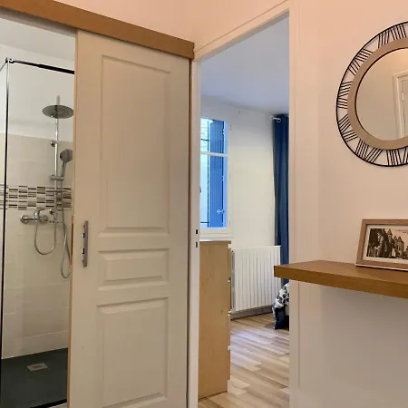 Apartment Voltaire - Centre *