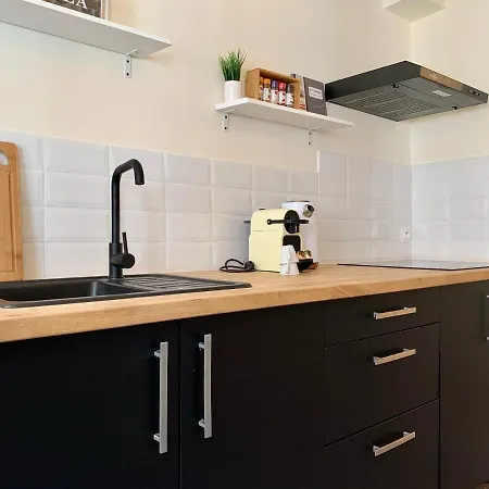 Voltaire - Centre Apartment