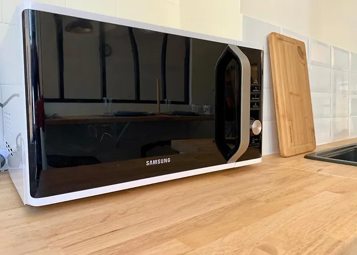 Voltaire - Centre - Netflix