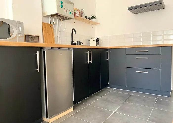 Voltaire - Centre - Netflix Apartman *